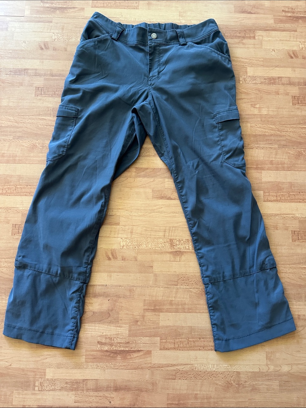 Duluth Trading Co Blue Gray Ladies Travel Cargo Pants